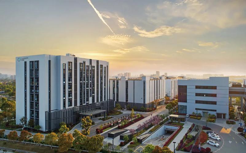智能化转型浪潮下的“两智一新”战略 构筑安全可靠的建筑智能化系统设计体系